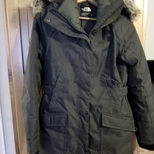 The North Face Outer Boroughs Parka, size M, dark gray
